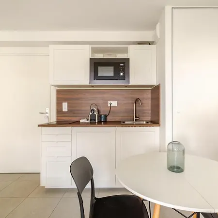 Apartamento Cozy With Private Garden 500m From The Center Barr